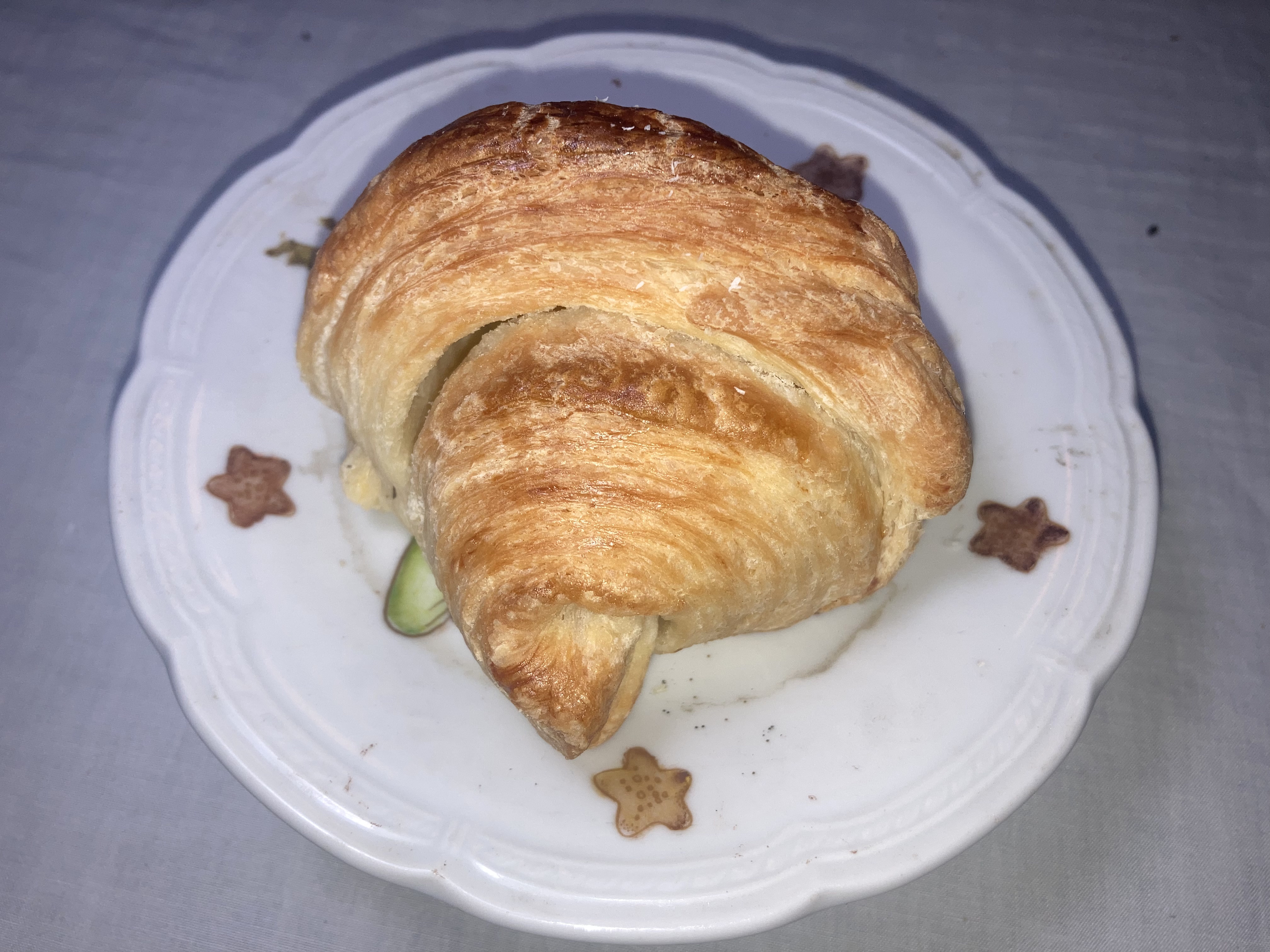 Medialuna clasica, perfecta para el desayuno o la merienda.